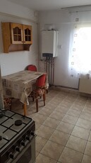 Închiriez apartament 2 camere zona Uta