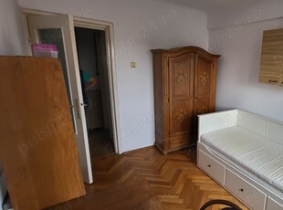 Inchiriez apartament 3 camere central