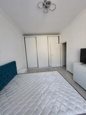 Inchiriez apartament 3 camere Confectii