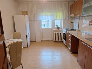 Inchiriez apartament 3 camere, lenin sud