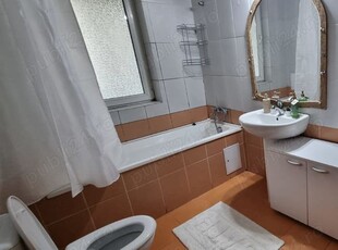 Inchiriez apartament