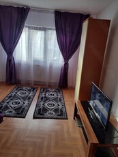 Închiriez apartament