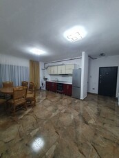 Inchiriez apartament