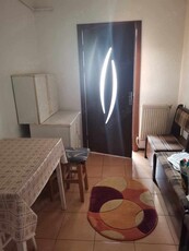 Închiriez apartament