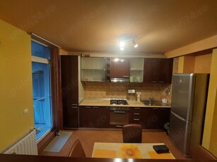 Închiriez apartament