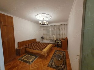 Inchiriez apartament cu 3 camere