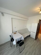 Inchiriez apartament cu doua camere în micro21