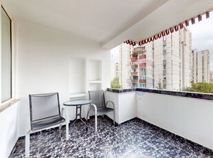 Inchiriez apartament de 3 camere in Centrul Civic cu vedere la Tampa!