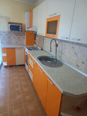 inchiriez apartament Floresti