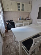 Închiriez apartament în Rădăuți