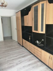 Inchiriez apartament recent renovat cu 3 camere in cartierul Tudor, zona Livezeni