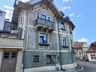 Intrarea in Schei, apartament in casa.