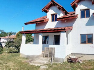 Oferim spre vanzare, casa individuala cu 5 camere, teren 400 mp, Chisoda