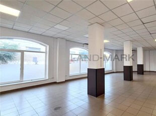 OFERTA !!! Spatiu Comercial , 200 mp, Zona Andrei Saguna