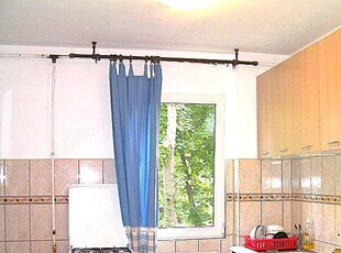 Particular inchiriez(ofer) apartament 3 camere Brasov Saturn 5