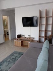 Proprietar, închiriez apartament tip studio.