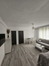 Proprietar inchiriez apartament ultracentral la cheie, langa teatrul Davila