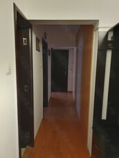 Proprietar, ofer spre inchiriere apartament cu 3 camere, complet mobilat si utilat.