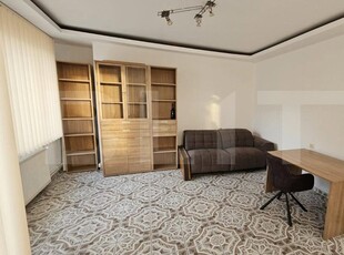 Spatiu comercial cu vad bun, 5 camere, 2 bai, 96 mp, zona Ampoi 3