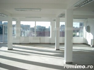 Spatiu comercial | Pitesti | 185 mp / etaj |1000 euro / etaj