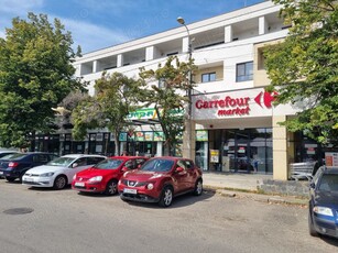 Spatiu comercial de inchiriat - vad bun, suprafata vitrata mare, 2 intrari, vizavi p-ta Lipovei