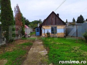 Teren de 830 mp si casa renovabila, zona Centrala