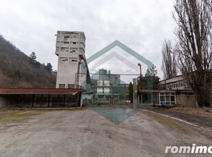 Teren industrial cu constructii, Hunedoara, jud Hunedoara