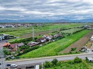 Teren intravilan la intrare în Sânpetru, ideal pentru Supermarket!