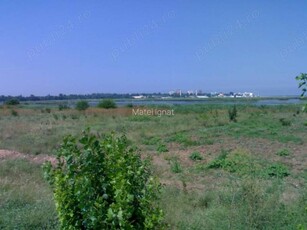 Teren intravilan la Lacul Saturn