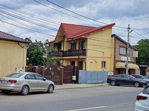 Vand casa vis a vis de peco Lupinocom strada Cotesti Focsani.