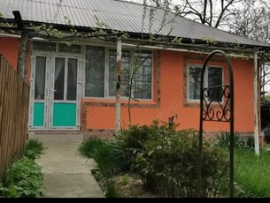 Vând sau schimb Casa pe garsonieră în iasi