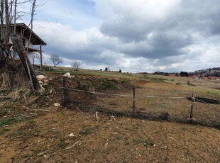 vând teren intravilan in comuna Brebu Nou, jud. Caras-Severin