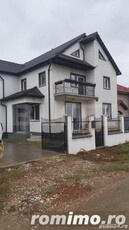 Vila 5 camere, 250 mp, cu depozit, garaj, birouri, Moșnița Noua