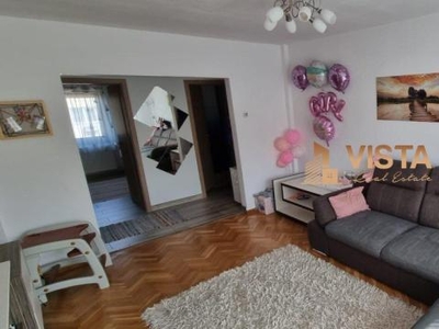 Apartament 3 camere decomandat, Zona Centrul Civic, Brasov