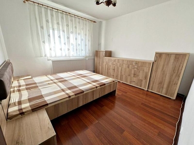 Apartament cu 3 camere de inchiriat, zona Nufarul, Oradea, Bihor
