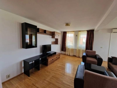 Apartament de 3 camere,100 mp,cartierul Zorilor