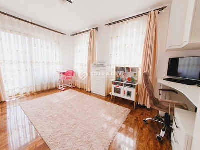 Apartament semidecomandat de vanzare, cu 3 camere, in zona Zorilor, Cluj Napoca S16332