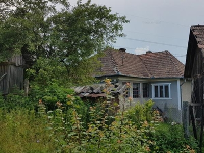 Casa cu teren la aprox. 40 Km de orasul Cluj -Napoca, judetul Cluj