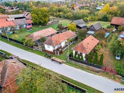 Casa din lemn, cu aproape 900mp, in localitatea Lutoasa, Judetul Covasna