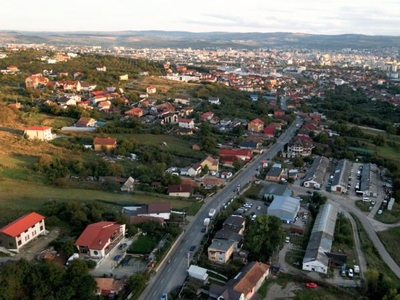 Zona industriala (UTR Em): Teren intravilan, Iris, langa hale, cu acces la drum