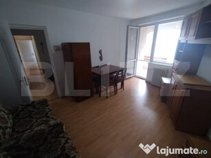 Apartament 3 camere,2 bai, 64 mp,decomandat,etaj 2,zona cent