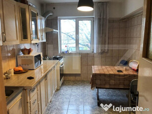 Apartament 4 camere, decomandat,90mp,Bulevardul Bucuresti