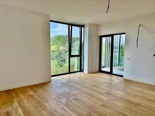 Apartament de 2 camere nemobilat in Belair- Vedere deosebita spre lac