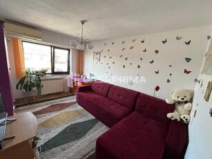 Apartament FRUMOASA, 2 camere Decomandat, etaj intermediar