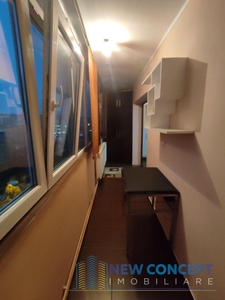 Apartament de vanzare cu 3 camere, in Dacia