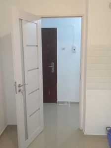 Apartament de vanzare cu 2 camere- Zona Podul Ros