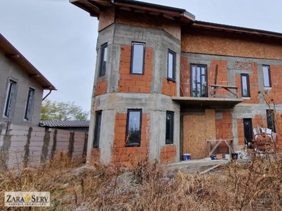 Casa la rosu P+1E, 176 mp utili, teren 337 mp- Ploiestori ,zona VEGA