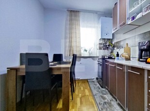 Apartament 2 camere decomandate, parcare, zona Razoare