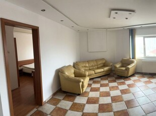 Apartament 3 camere decomandat etaj 3 zona Bucovina