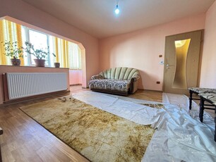 Apartament 3 camere, semidecomandat, 60mp utili, etaj 2, zona Dambovita